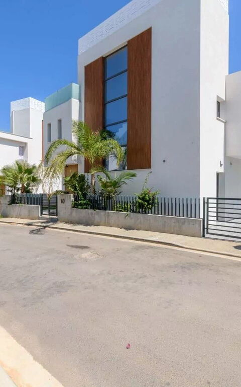 By the Beach - White Coral Villa: Hoofdingang
