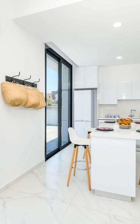 By the Beach - White Coral Villa: Lunchroom