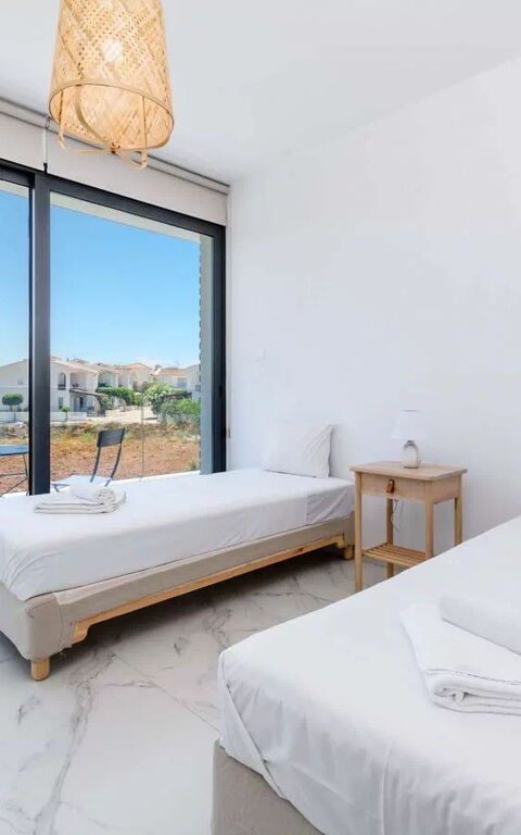 By the Beach - White Coral Villa: slaapkamer