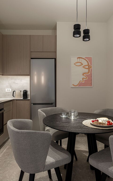 Ares Luxurious Residence: Keuken, Lunchroom