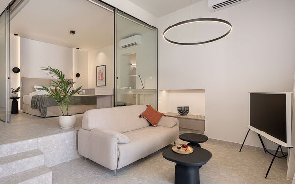 Ares Luxurious Residence: slaapkamer, Woonkamer