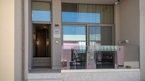 Ares Luxurious Residence: Balkon / terras / patio, Buitenkanten, Buitenshuis