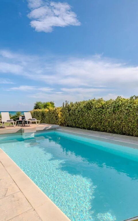 Aya Thekla Beach House: Buitenkanten, Buitenshuis, zwembad