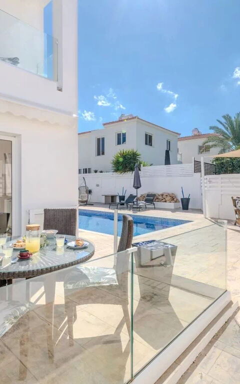 Ayia Triada Beach Gardens: Buitenkanten, Buitenshuis, zwembad