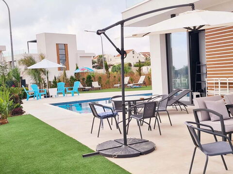 By the Beach - Emerald Seaview Villa
