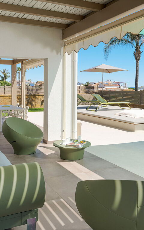 Arabel: Balkon / terras / patio, Buitenkanten, Buitenshuis