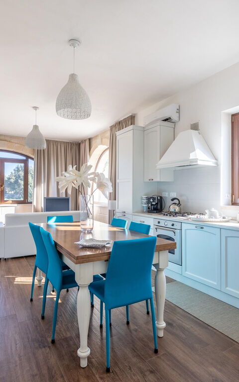 Villa Icaria: Keuken, Lunchroom