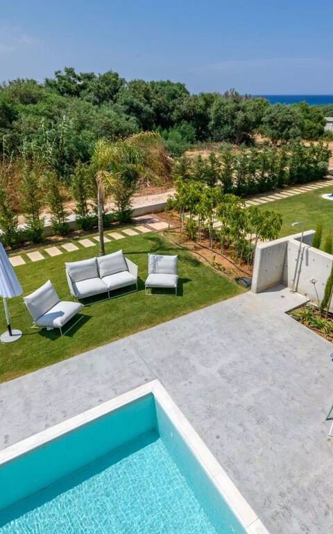 By the Beach - Blue Topaz Villa: Buitenkanten, Buitenshuis, Tuin, zwembad