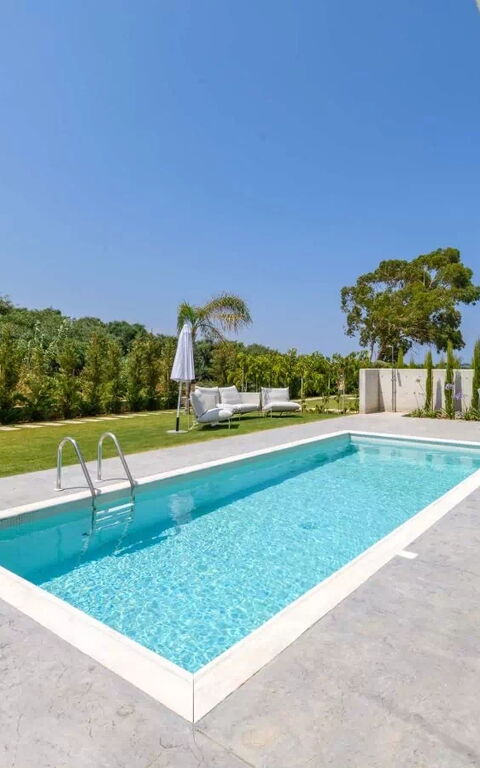 By the Beach - Blue Topaz Villa: Buitenkanten, Buitenshuis, Tuin, zwembad