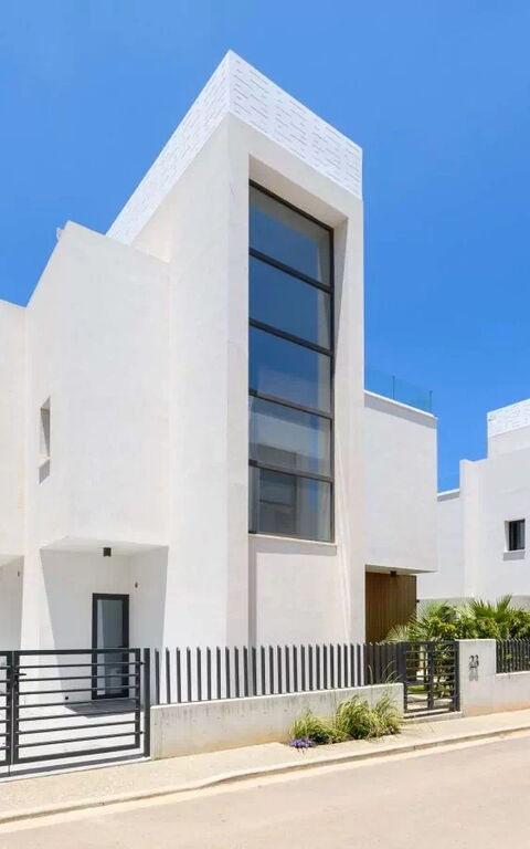 By the Beach - Blue Topaz Villa: Hoofdingang