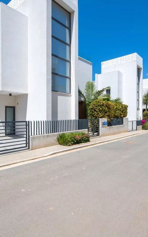 By the Beach - Blue Topaz Villa: Hoofdingang