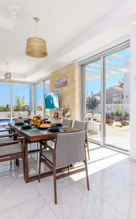 Mylos Lifestyle Seaview Villa #15: Lunchroom, Woonkamer