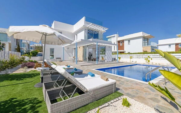Mylos Lifestyle Seaview Villa #15: Tuin, zwembad