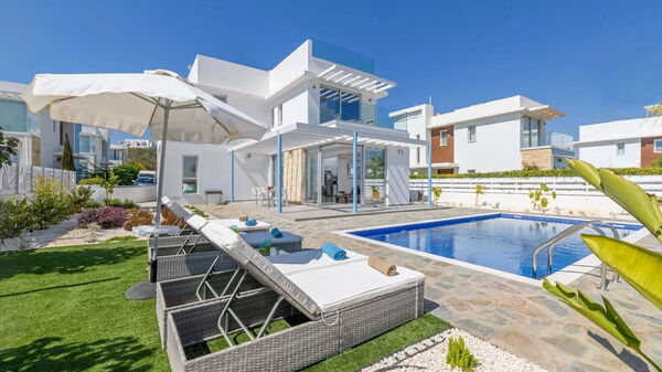 Mylos Lifestyle Seaview Villa #15: Tuin, zwembad