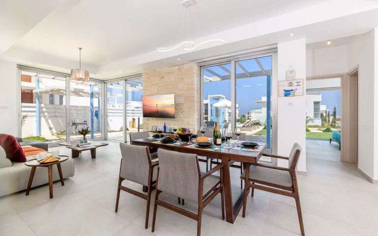 Mylos Lifestyle Seaview Villa #21: Lunchroom, Woonkamer