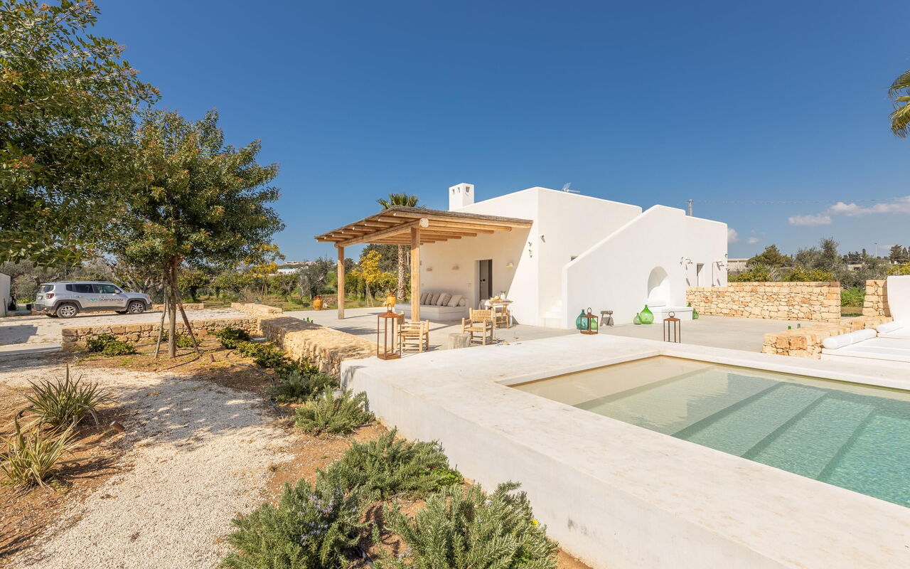 Villa Panacea: Balkon / terras / patio, Buitenkanten, Buitenshuis, Tuin, zwembad