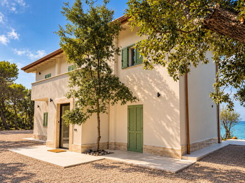 Roc Villa