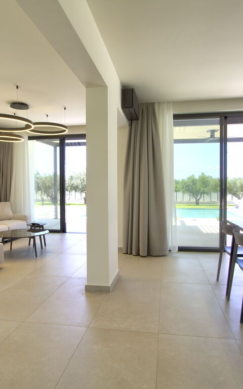 Villa Watanave: Lunchroom, Woonkamer