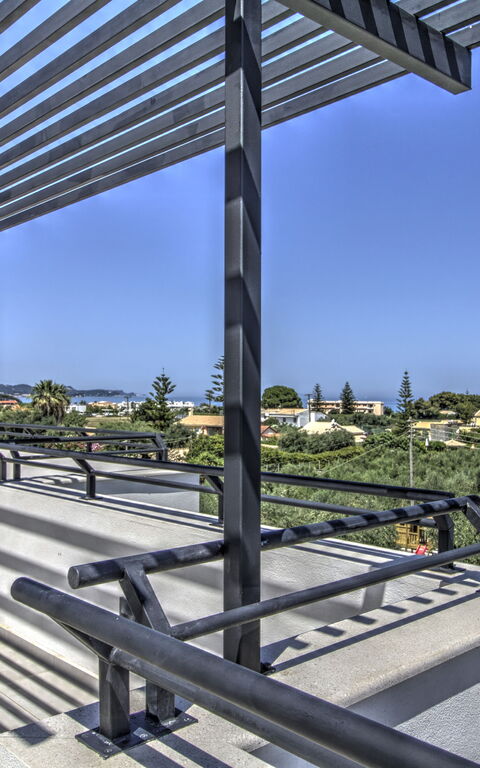 Villa Watanave: Balkon / terras / patio, Buitenkanten, Buitenshuis, Keer bekeken, Lente, Zomer