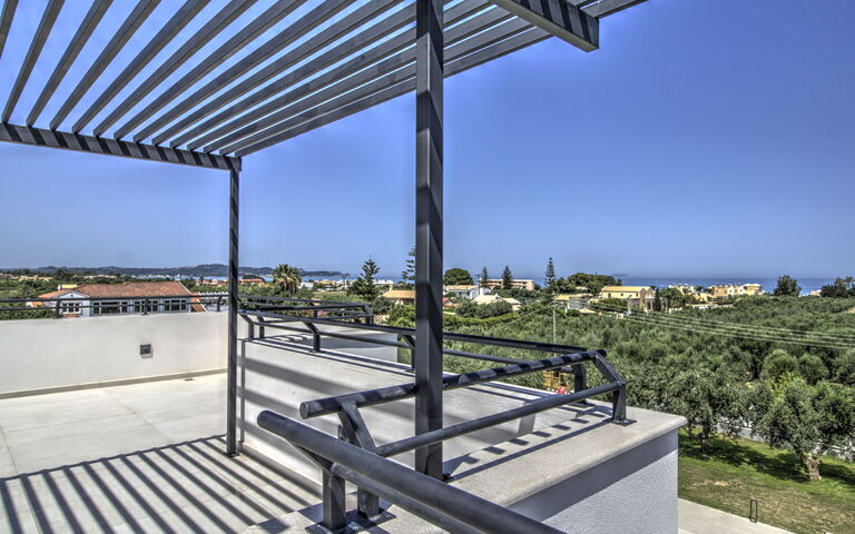 Villa Watanave: Balkon / terras / patio, Buitenkanten, Buitenshuis, Keer bekeken, Lente, Zomer