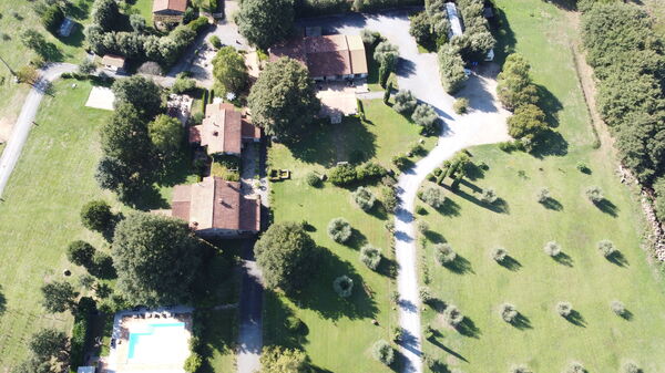 Borgo di Campagna Il Tesoro: Buitenkanten, Buitenshuis, Tuin